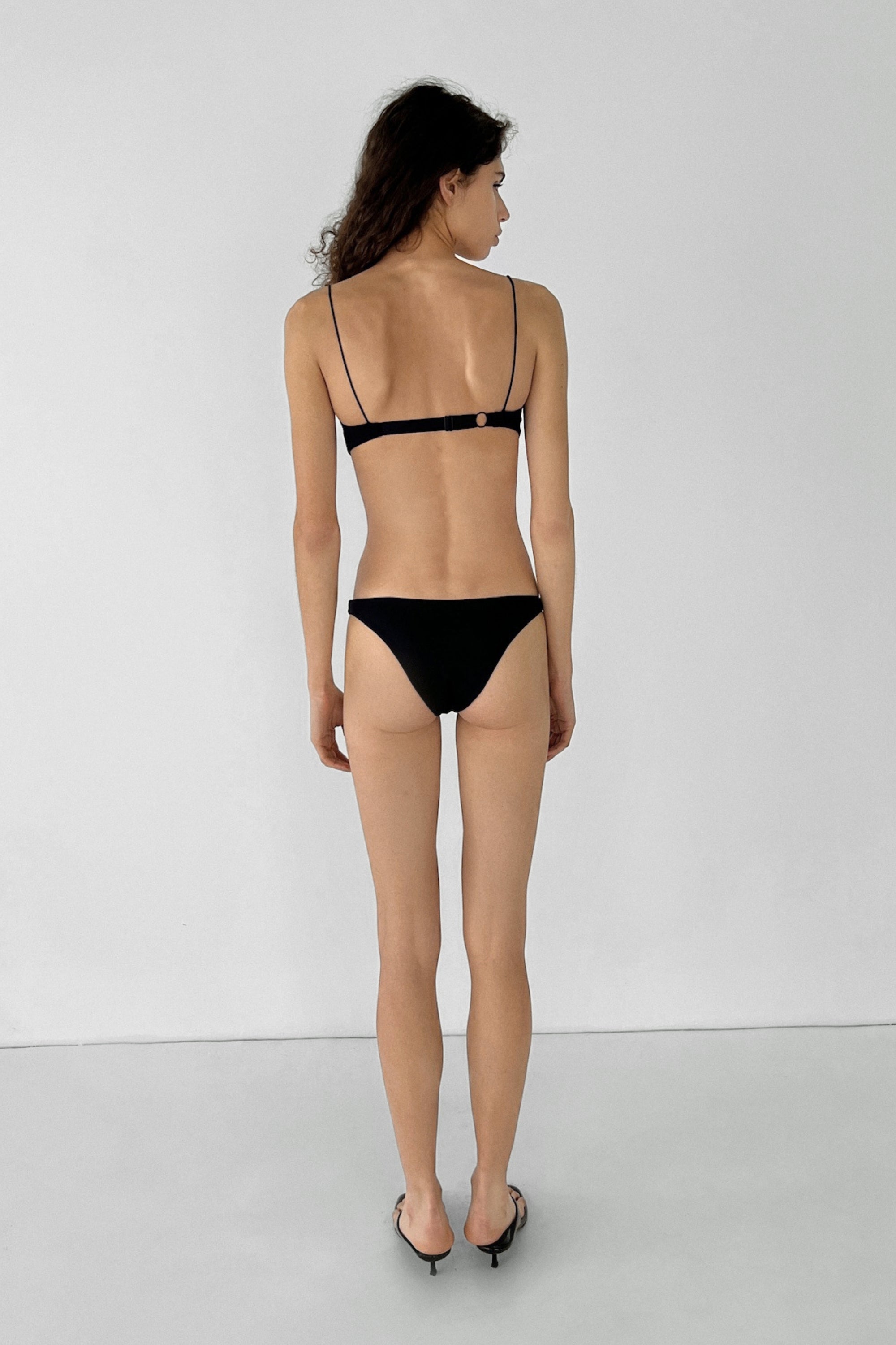 Bravissimo Hardware Bottom | Black